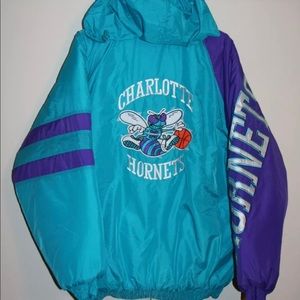 Logo 7 VTG 90's Charlotte Hornets Jacket